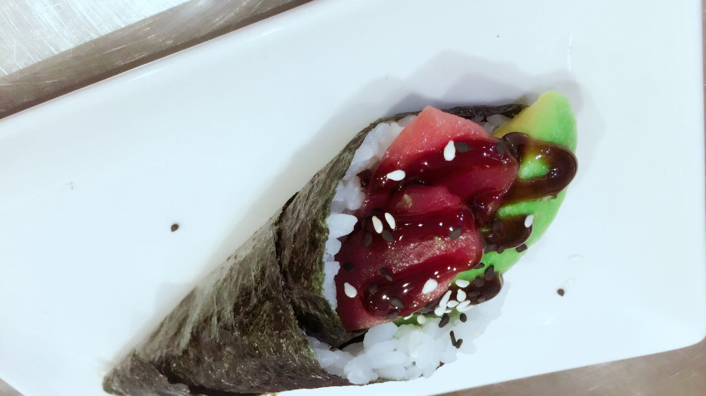 Maguro Abokado temaki